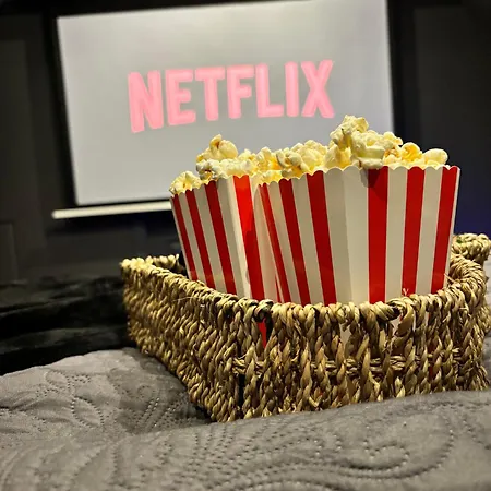 Magnifique Duplex Avec Jaccuzi, Sauna Et Cinema Privatif *